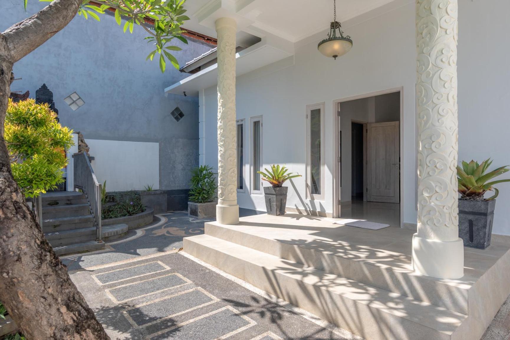 Villa Pondok Maica Ловина Экстерьер фото